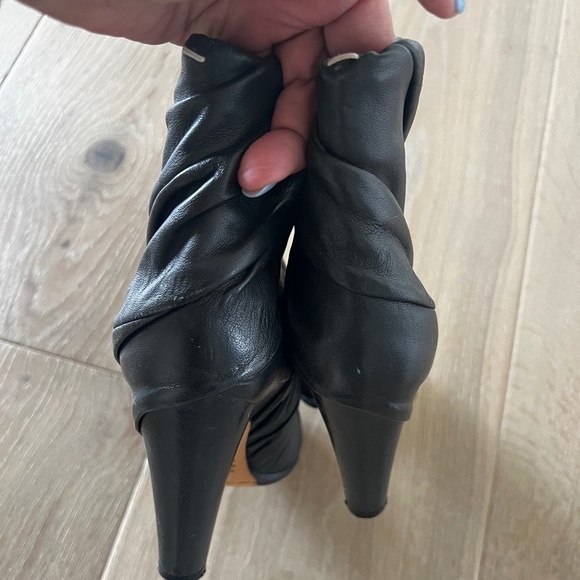 VIntage Black Booties - Size 38 / 7.5 - Picture 5 of 5